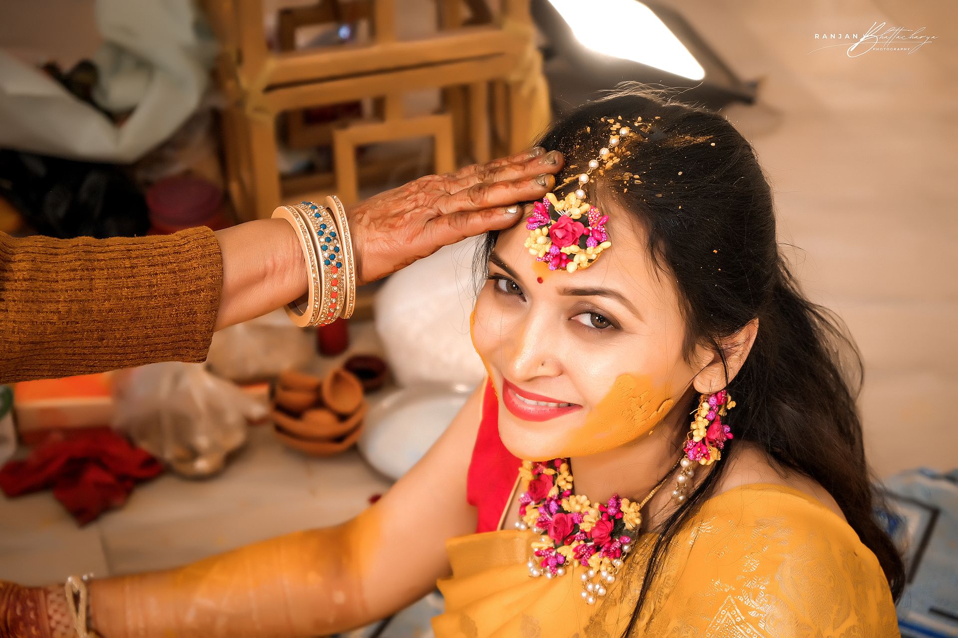 A stunning portrait photography at weddings by Ranjan Bhattacharya using Canon 50mm prime lense